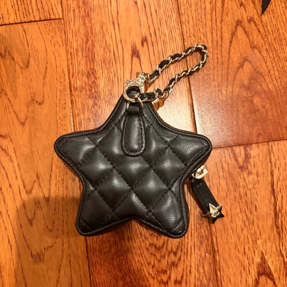 CHANEL Black Quilted Star Bag Charm - Picture 2 of 7